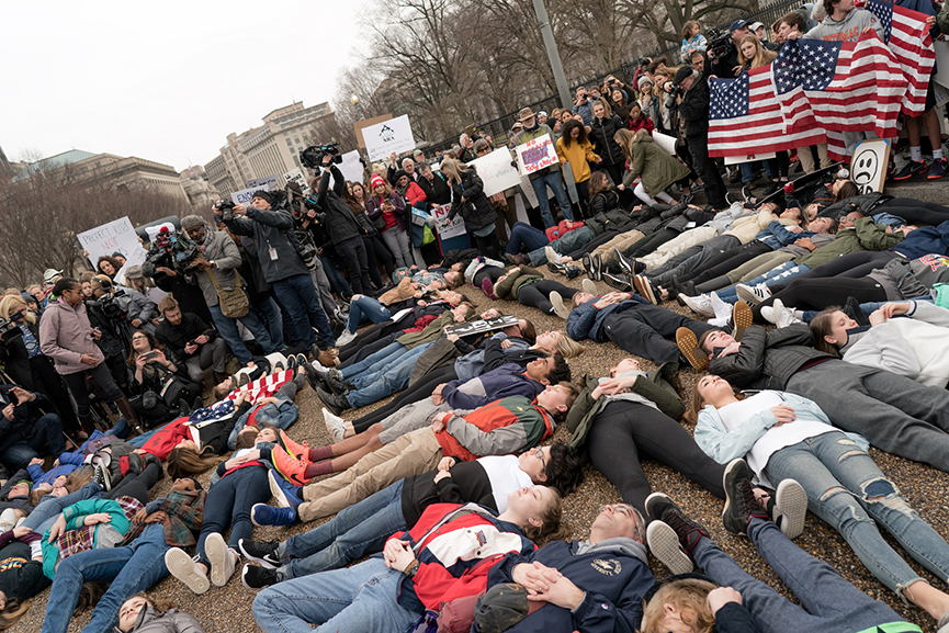 Student lie-in at White House. Image: Lorie Shaull/Flickr
