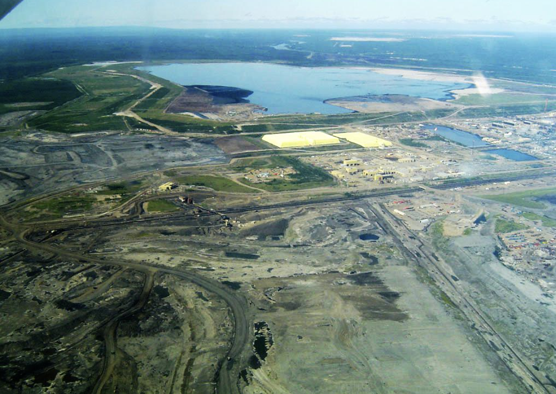 Syncrude's Mildred Lake site, plant and tailings ponds Fort McMurray, Alberta. Photo: Wikipedia