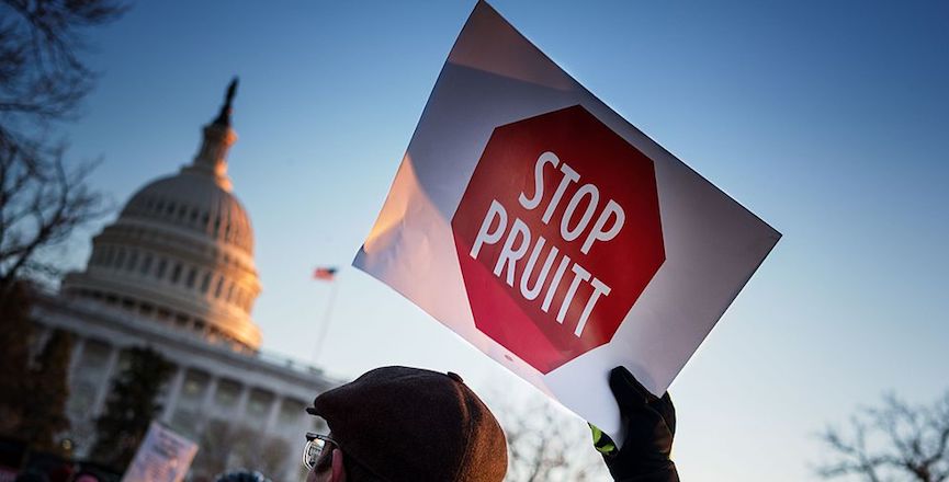 Rally outside U.S. Congress to oppose EPA head Scot Pruitt. Image: Lorie Shaull/Wikimedia Commons
