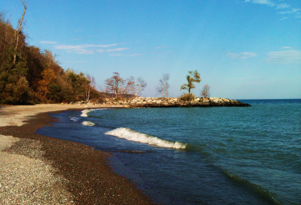 Lake beach. Photo: Viv Lynch/flickr