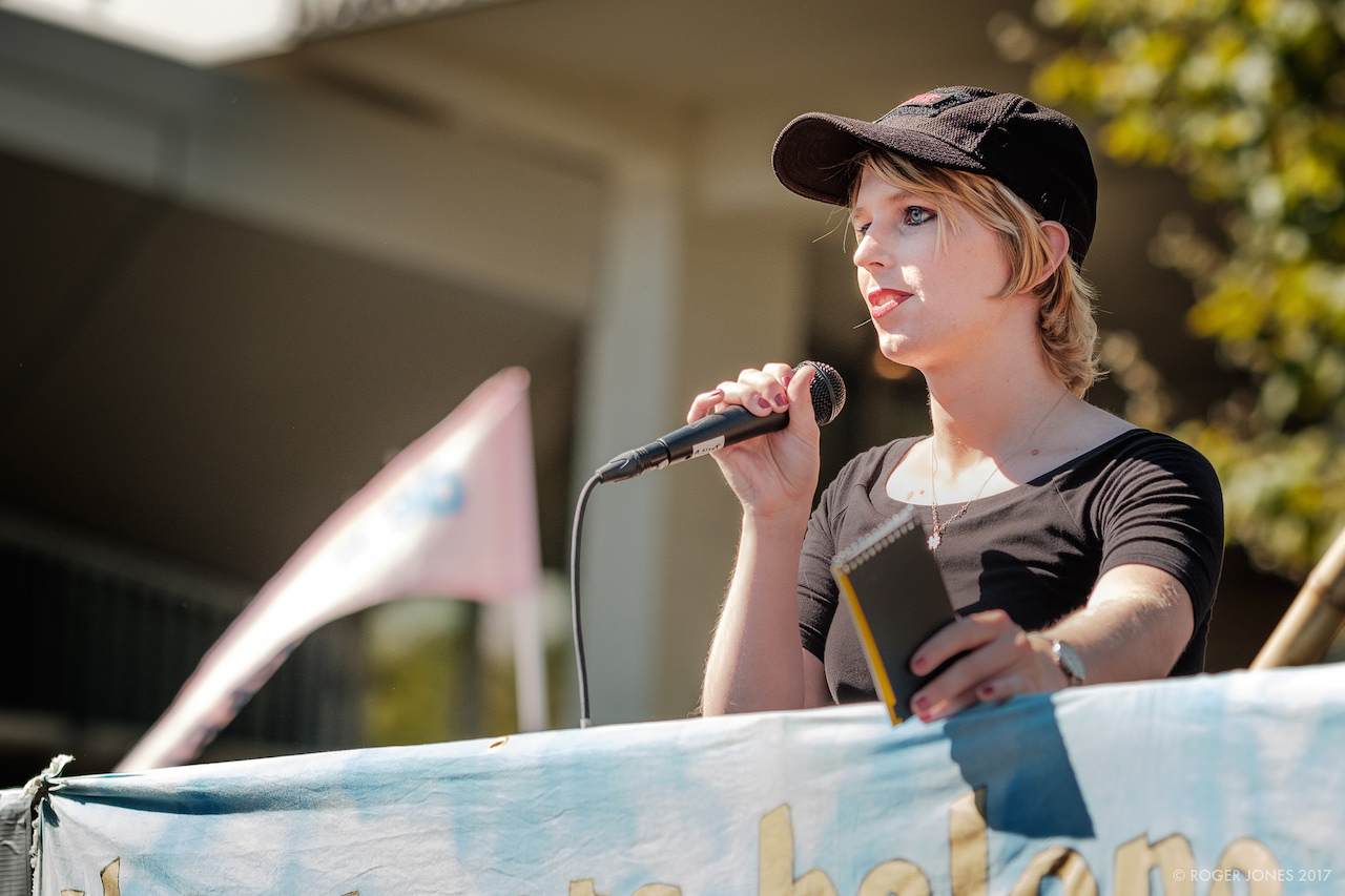 Chelsea Manning addresses a crowd. Photo: Roger Jones/Flickr