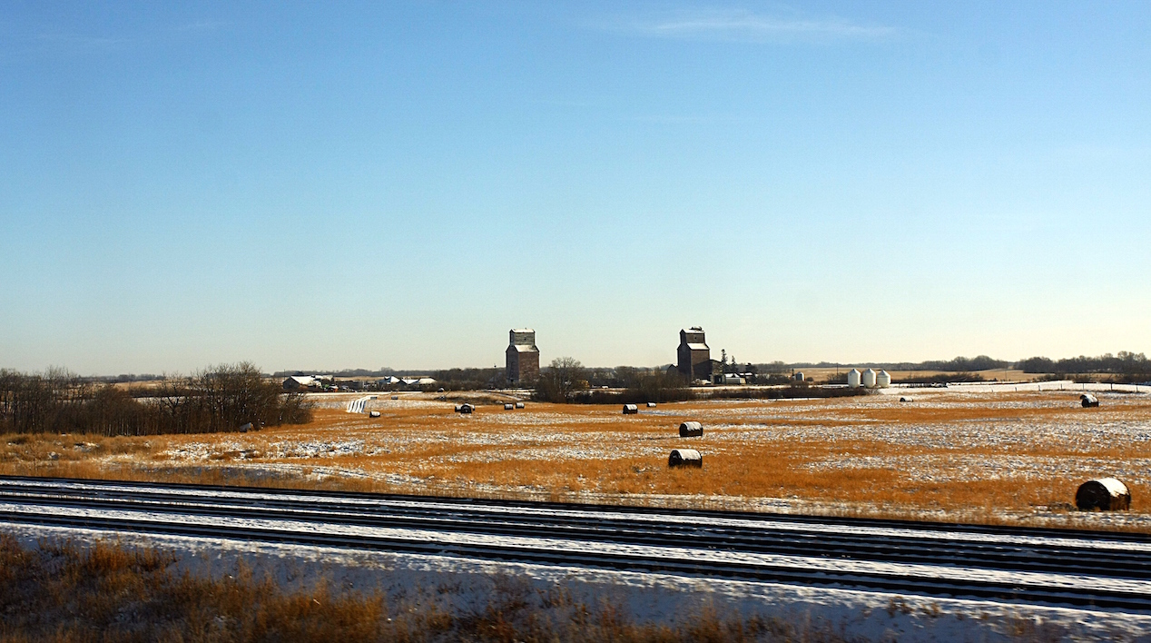 Rail line and grain elevators. Photo: Martin Cathrae/Flickr