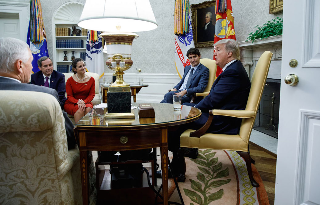 Prime Minister Justin Trudeau meets with the President of the United States, Donald J. Trump, in the Oval Office. Photo: Adam Scotti/PMO