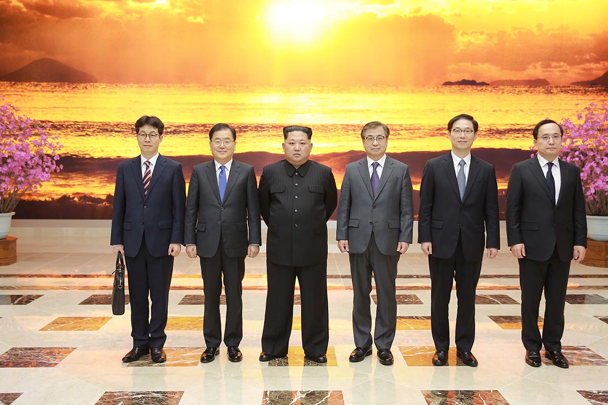 North Korea Leader Kim Jong Un meets South Korean union leaders