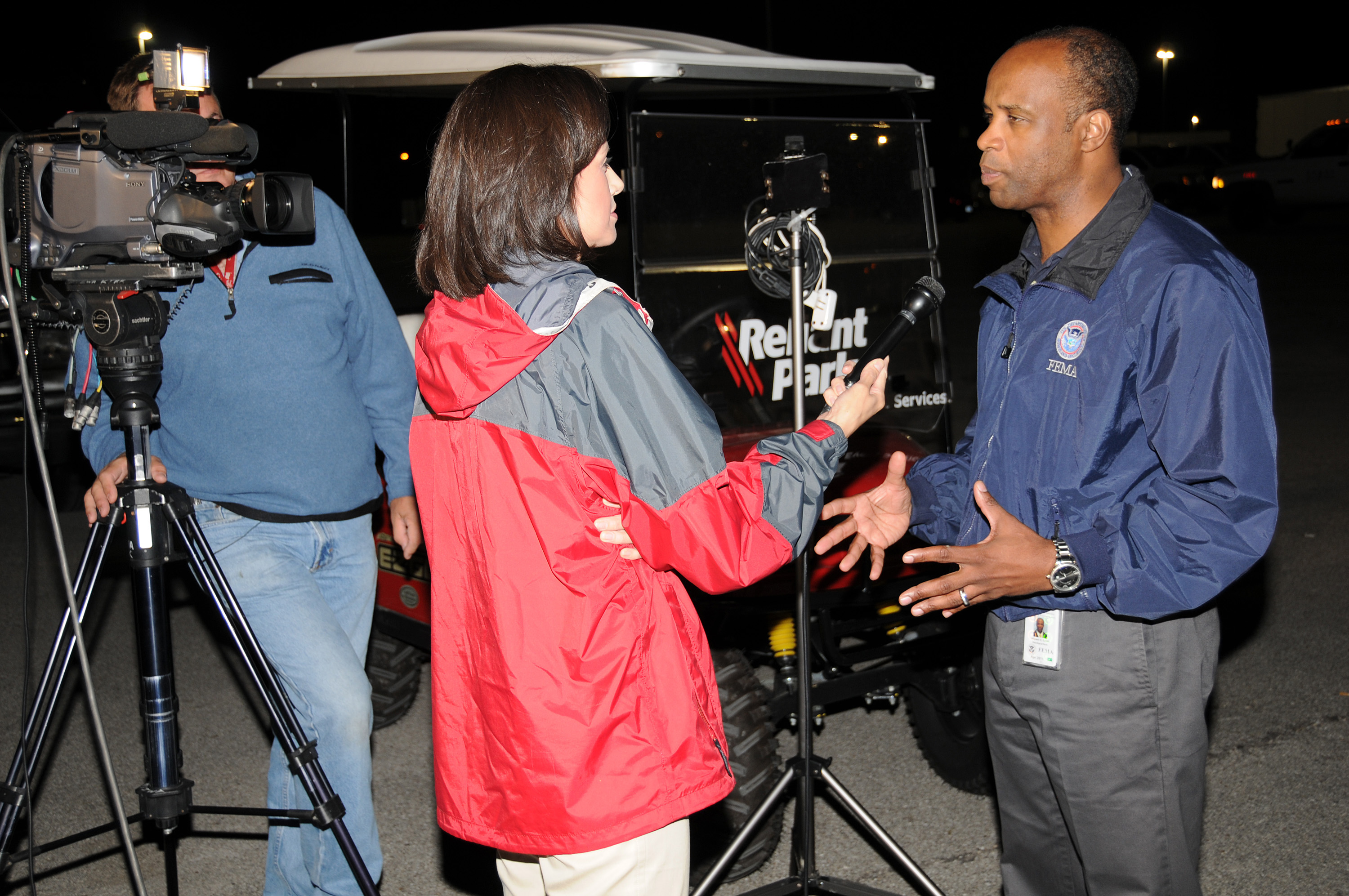 TV reporter interviews FEMA expert. Image: Walter Jennings/FEMA Photo Library via Wikimedia