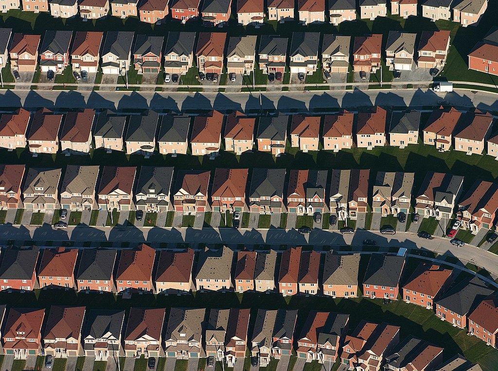 1024px-Markham-suburbs_aerial-edit2