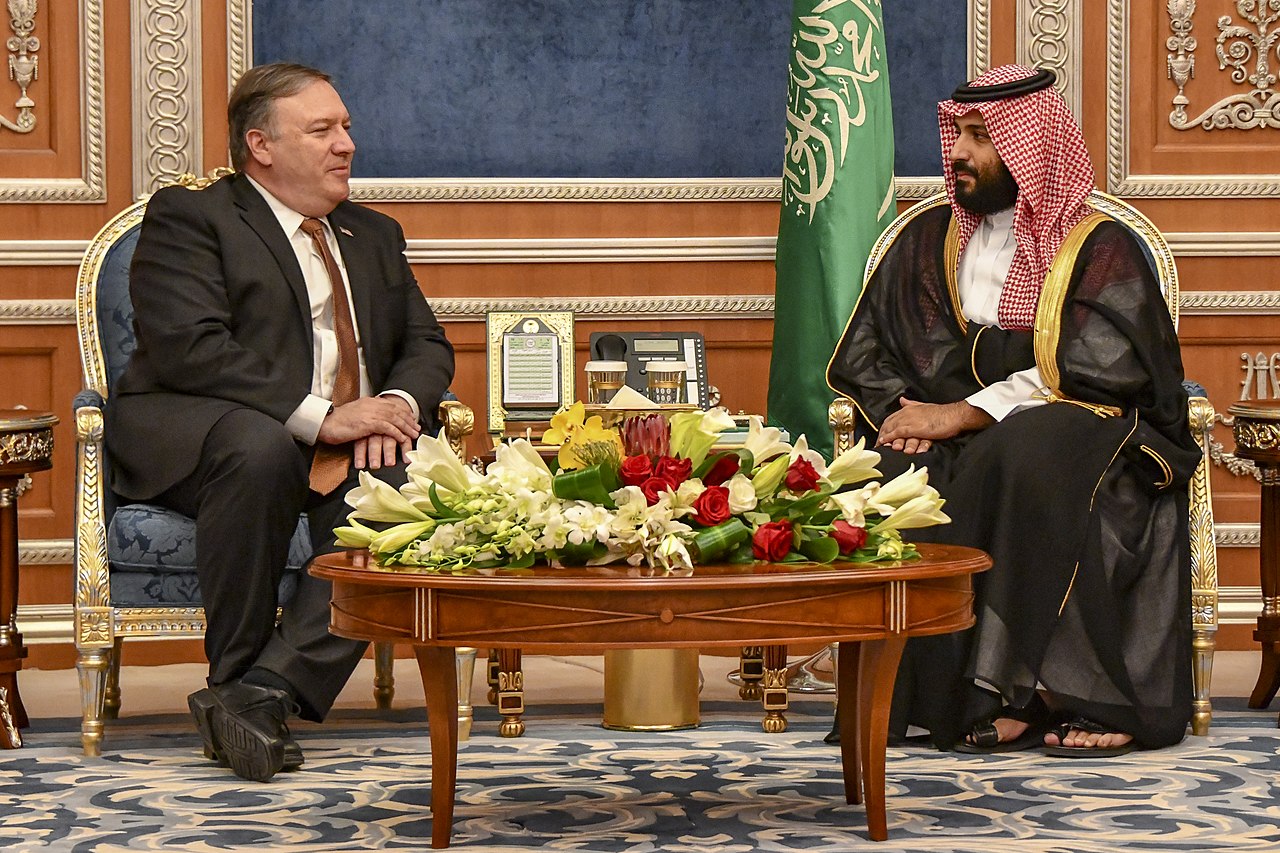 Secretary of State Michael Pompeo meets with Saudi Crown Prince Mohammed bin Salman, in Riyadh, Saudi Arabia, on October 16, 2018. Photo: U.S. Department of State/Wikimedia Commons