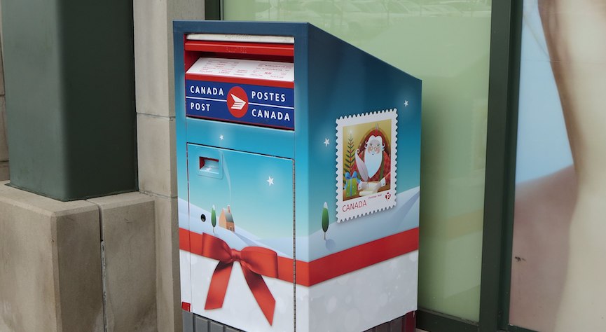 Christmas_mail_box_in_Oakville_(15975773607)