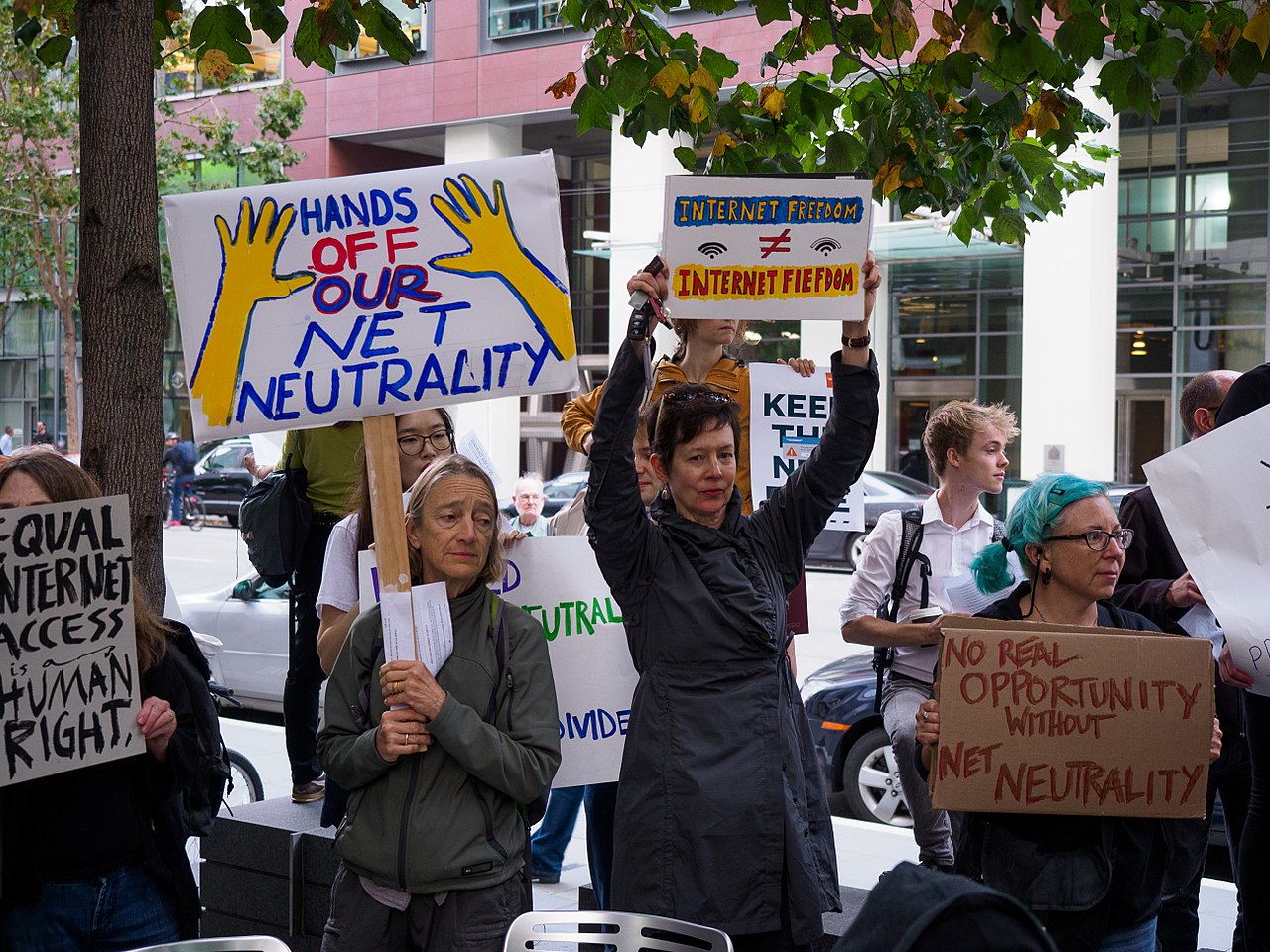 Protect Net Neutrality rally, San Francisco, September 2017. Photo: Credo Action/Wikimedia Commons