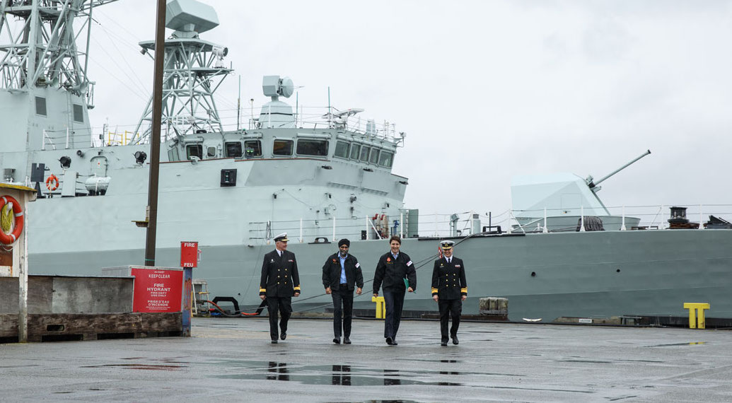 Prime Minister Justin Trudeau visits CFB Esquimalt. Photo: Adam Scotti/PMO