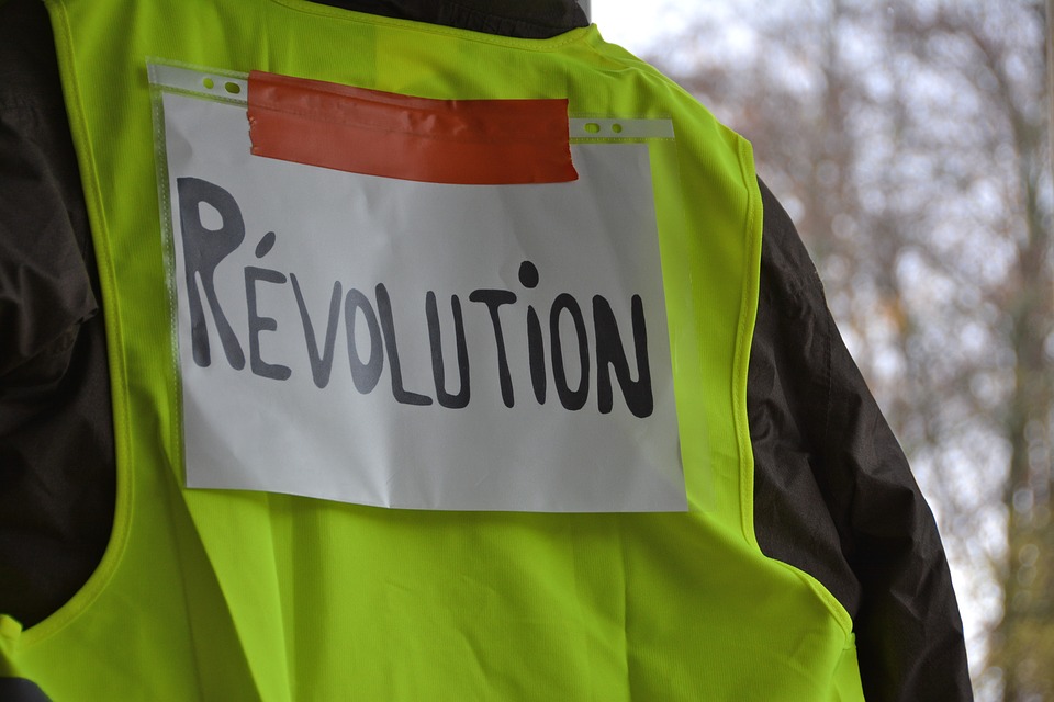 yellow-vests-3854259_960_720