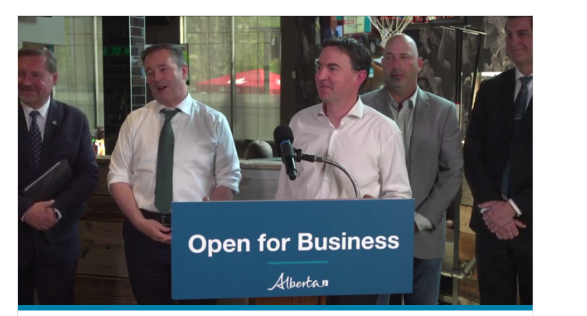 Alberta Premier Jason Kenney and Labour Minister Jason Copping, in shirtsleeves. Photo: Screenshot of news conference