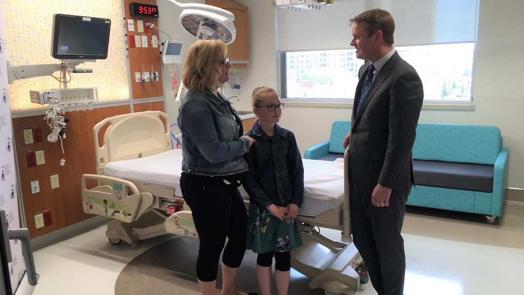 Alberta Minister of Health Tyler Shandro tours the Stollery’s new pediatric intensive care unit. Photo: Government of Alberta/Flickr