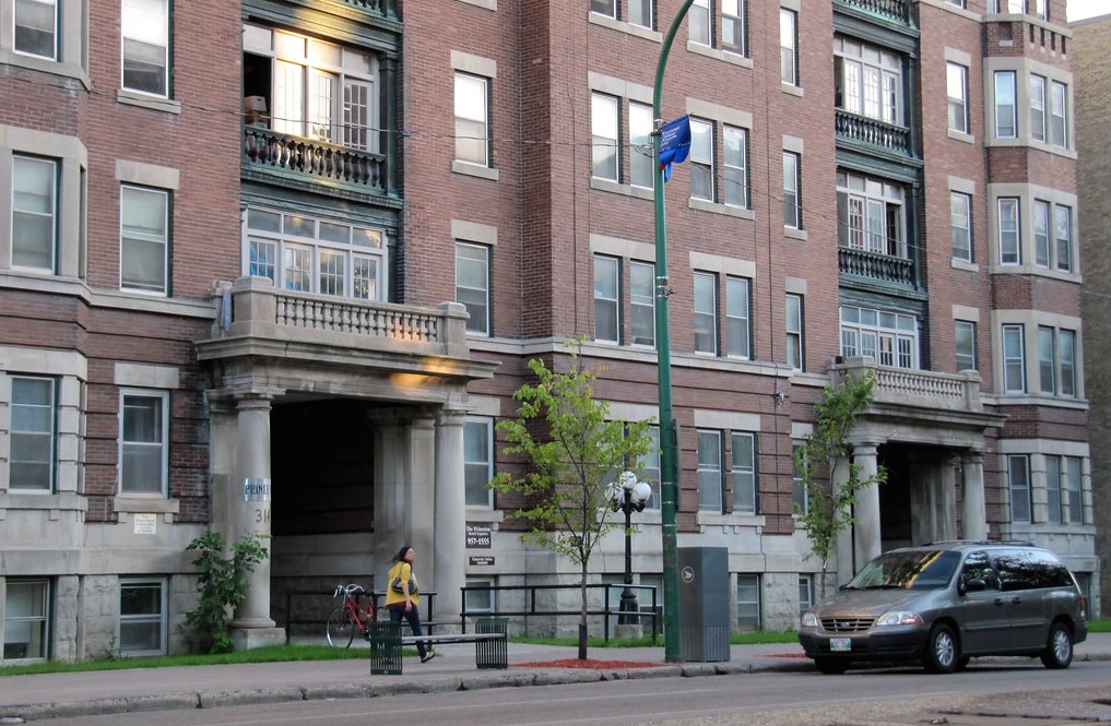 Apartments on Winnipeg's Broadway Ave. Image: Loozrboy/Flickr