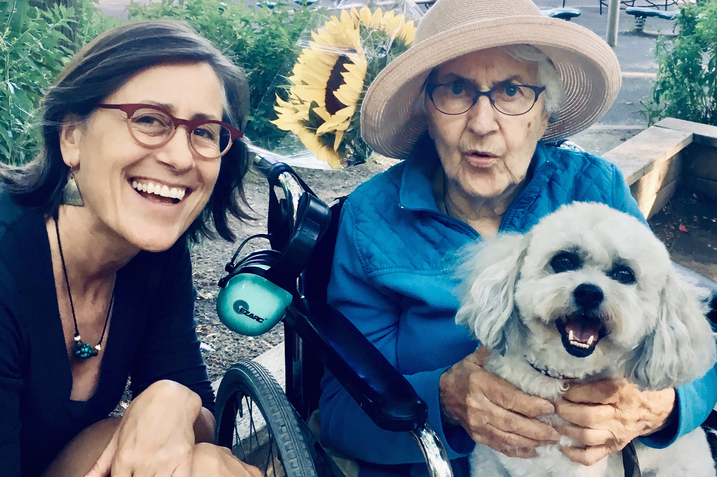 Angela with her mom and puppy. Image: Angela Bischoff