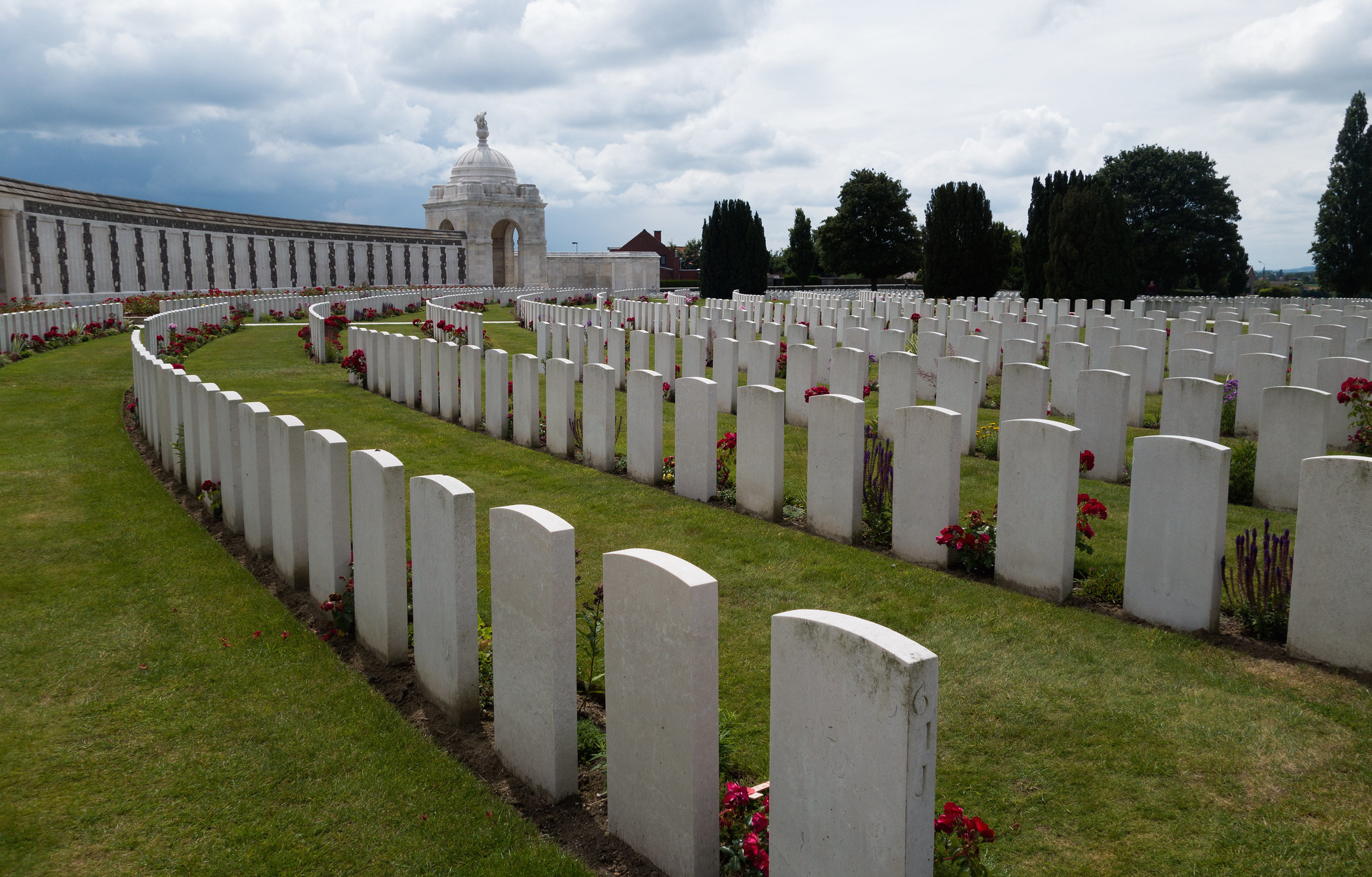 Tyne Cot Cemetary in the Ypres Salient on the Western Front. Image: Thomas Quine/Flickr