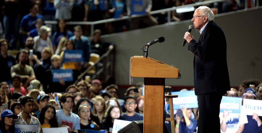 U.S. Senator Bernie Sanders speaking with supporters at a campaign rally at Arizona Veterans Memorial Coliseum in Phoenix, Arizona. Image: Gage Skidmore/Flickr