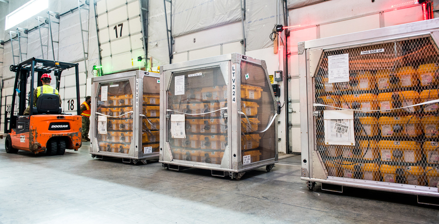 Oregon Army National Guard Soldiers, along with staff from the Department of Public Safety Standards and Training (DPSST), load 140 Oregon ventilators onto a truck for shipment to New York. Image: Oregon National Guard/Flickr