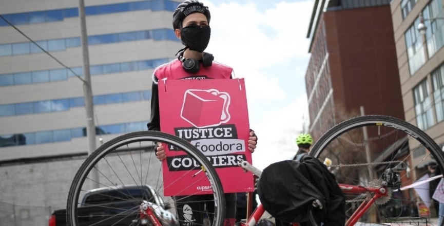 Foodora worker and organizer Ivan Ostos. ​Image: Tess Siksay​