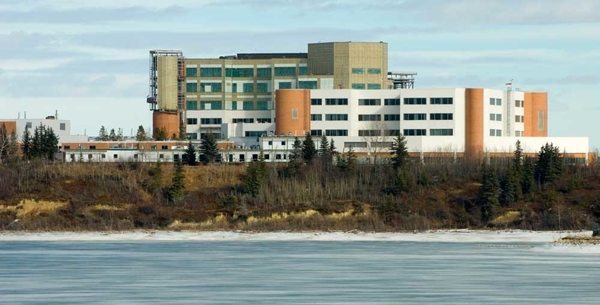 Calgary's Rockyview General Hospital, one of the sites where doctors are being asked to ration oxygen. Image: Wikimedia Commons