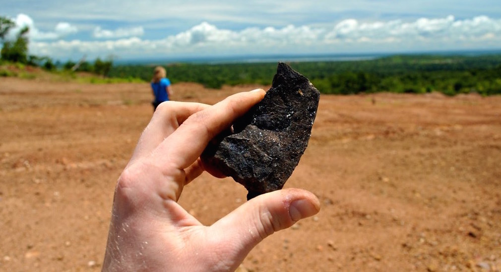 A piece of cobalt from a mining operation in the Democratic Republic of Congo. Image credit: Fairphone/Flickr