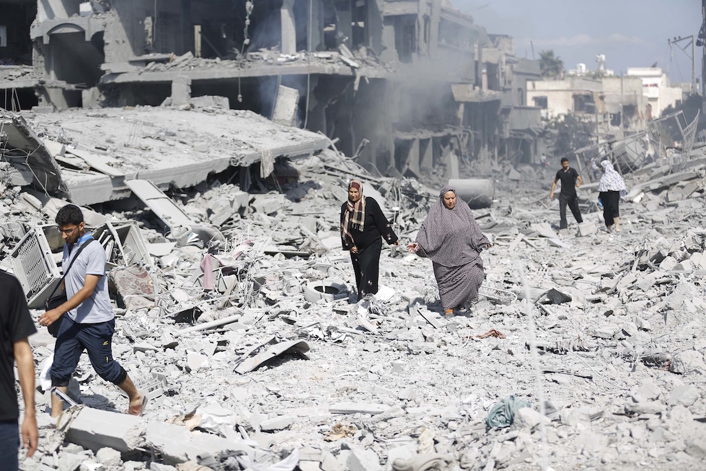 Families return to Shujaiya in eastern Gaza, scene of some of the heaviest Israeli bombing in July 2014. Image credit: Iyad al Baba/Oxfam International/Flickr