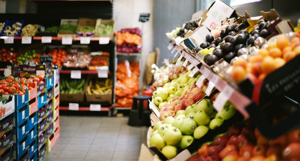 Fruits and vegetables in a store. Image credit: Mehrad Vosoughi/Unsplash