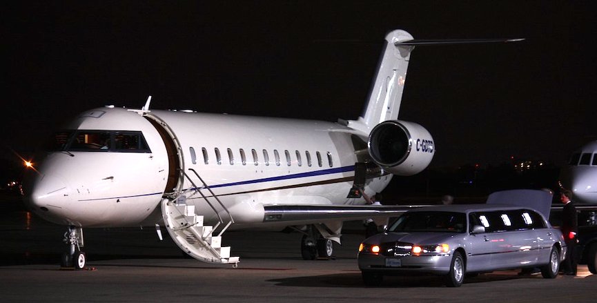 A private jet in Calgary. Image: Dave Sublack/Flickr