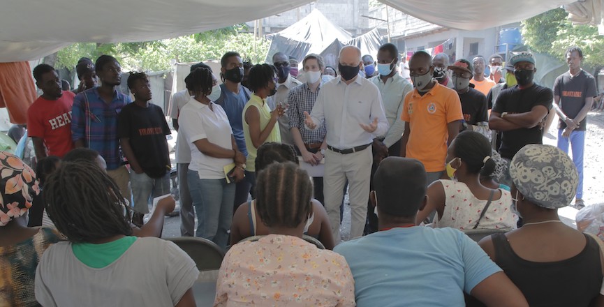 Canadian Ambassador to Haiti Stuart Savage speaks to Haitian residents. Image: Canada in Haiti/Twitter