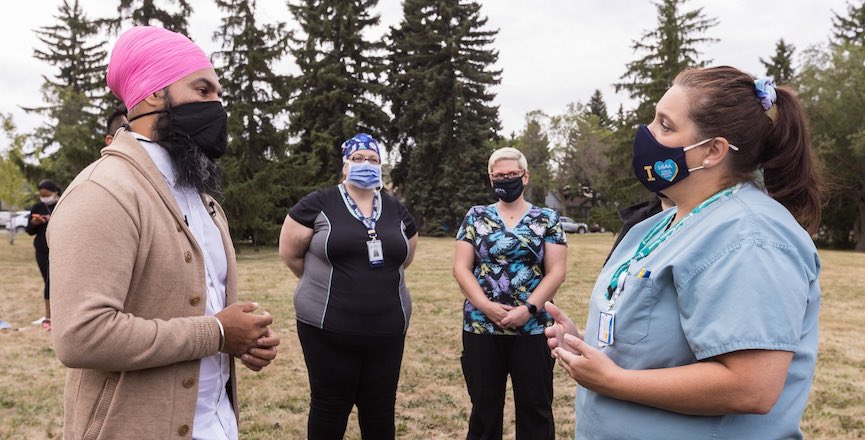 Jagmeet Singh (left) meets with health-care workers in Edmonton on Aug. 19. Image: Jagmeet Singh/Twitter