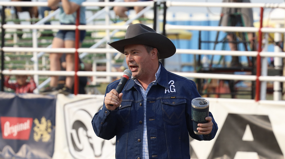 Alberta Premier Jason Kenney was trying to shore up the United Conservative Party's rural base in Strathmore, east of Calgary. Image: Jason Kenney/Twitter