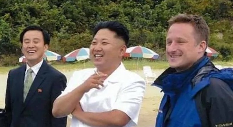 Michael Spavor, right, with North Korean dictator Kim Jong-un (Photo: Facebook/Michael Spavor).