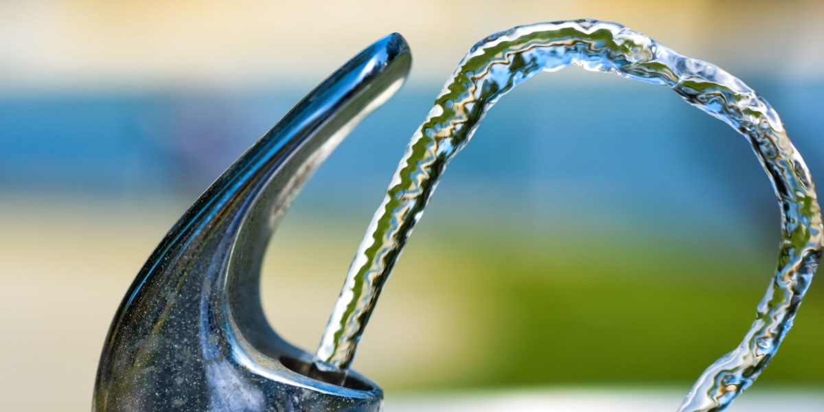 Water from a drinking fountain. (Image: Daniel Hooper/Unsplash)