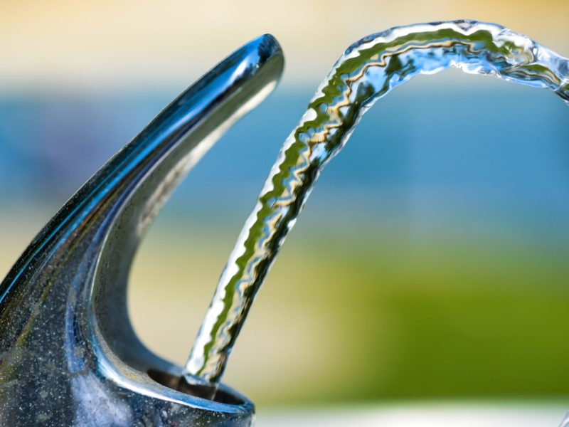 Water from a drinking fountain. (Image: Daniel Hooper/Unsplash)