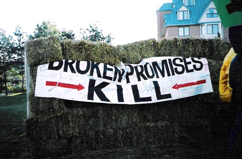 Banner outside outside a housing ministers meeting in Gatineau.