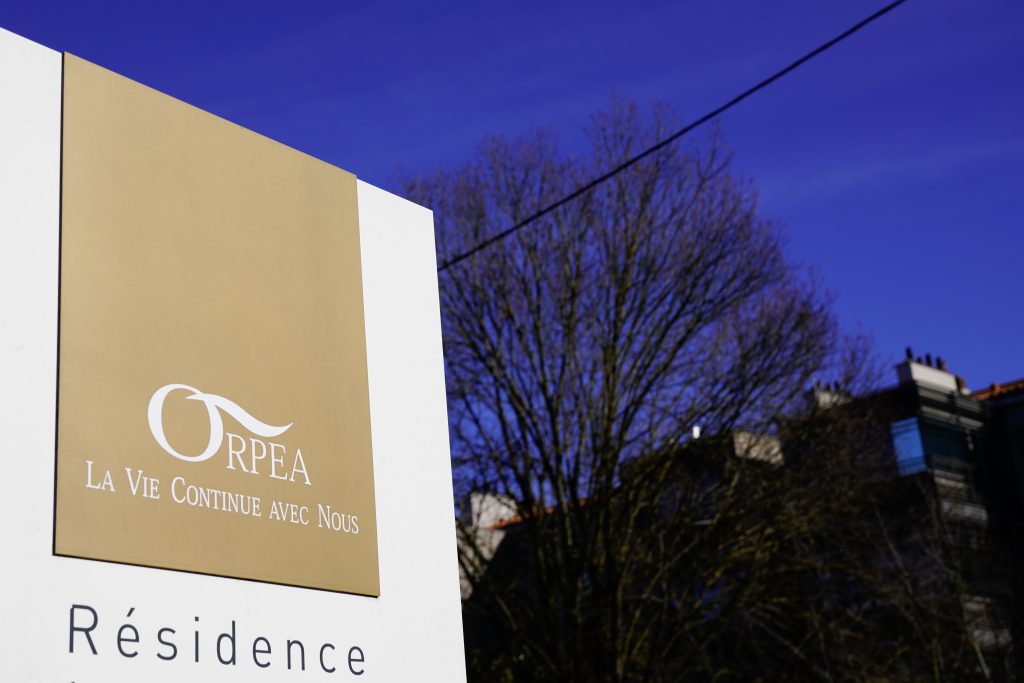 Photo of a Orpea Residece sign.