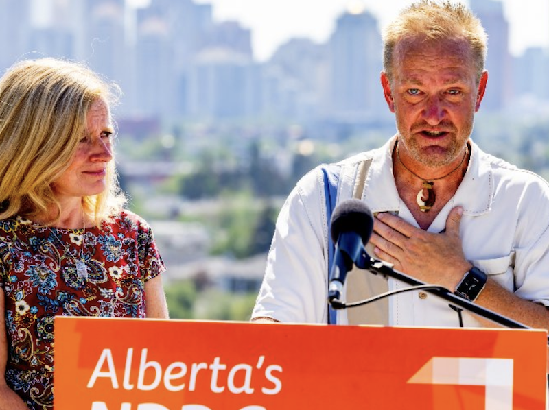 NDP Opposition Leader Rachel Notley with Calgarian Dave Nitsche, who has State 4 lung cancer, at yesterday’s news conference.