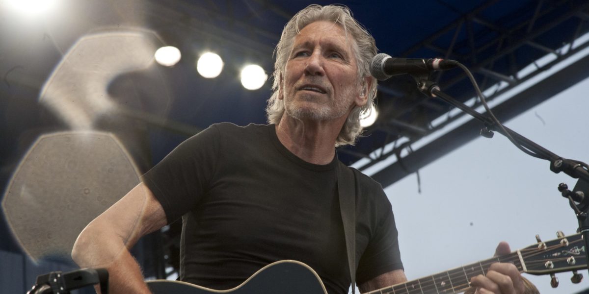A photo of Roger Waters in Newport, CT.