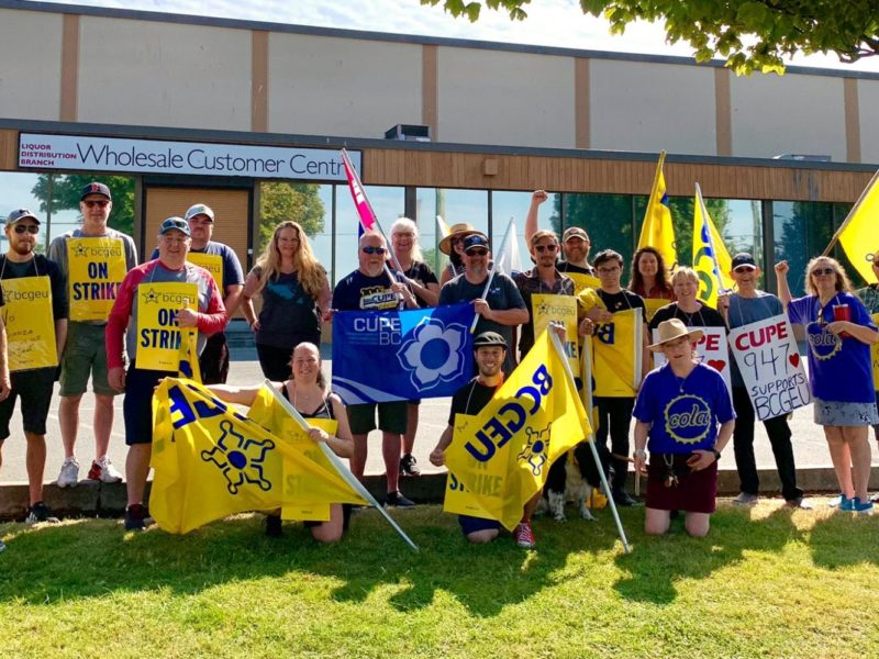 A photo of BCGEU members on strike on August 19.