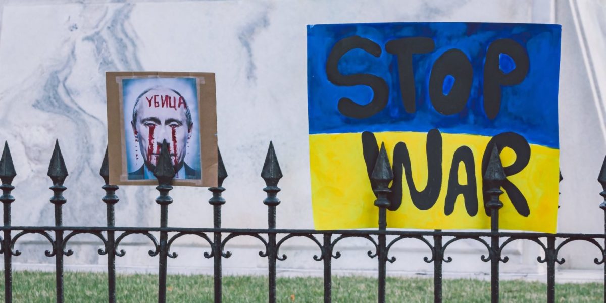 A photo of a sign encouraging an end to the war in Ukraine.