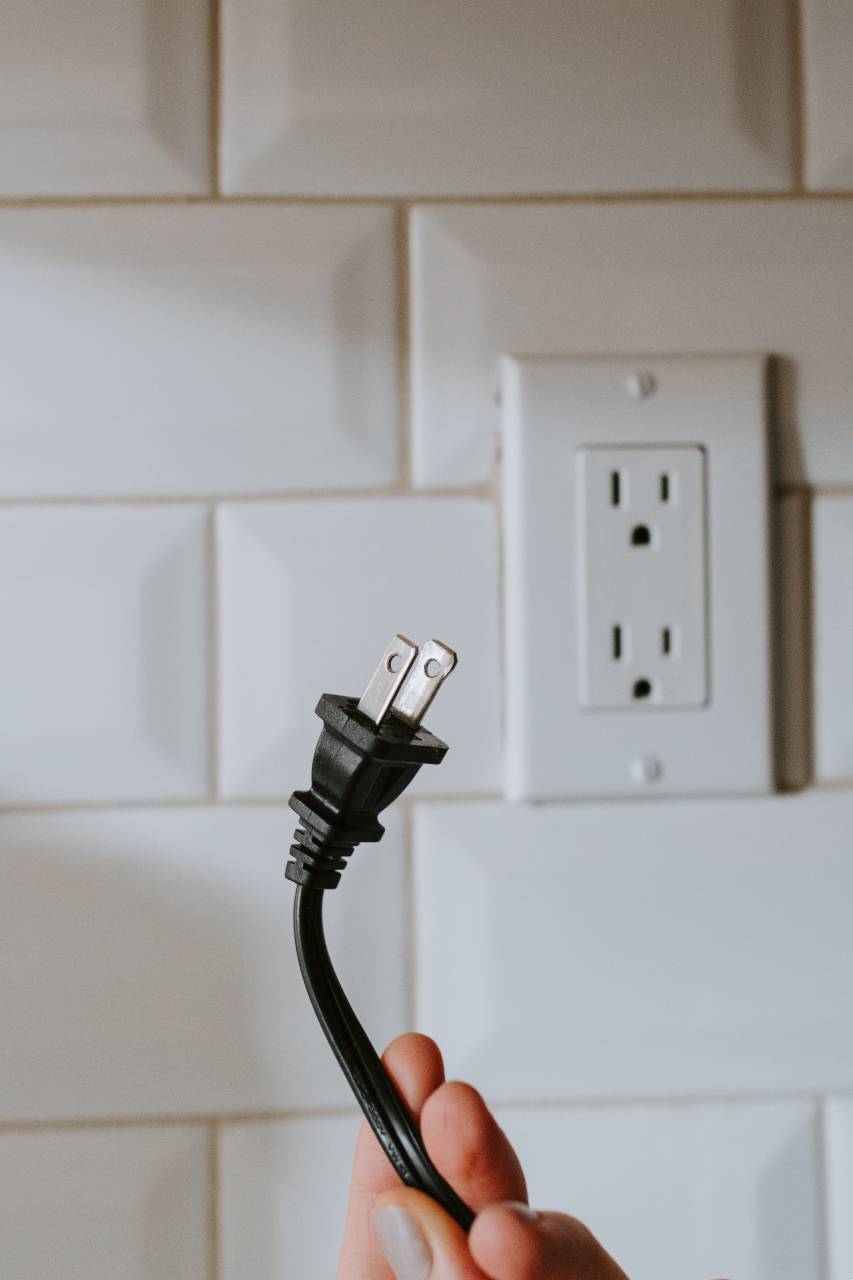 A photo of an unplugged power cord.