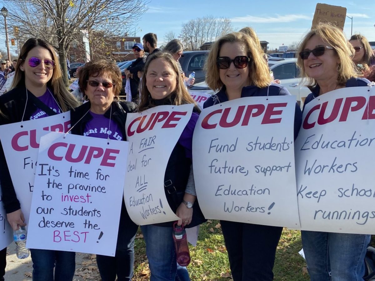 A photo of Members of CUPE local 4154 protesting on Friday, November 4 outside of Stormont-Dundas-South Glengarry Progressive Conservative MPP Nolan Quinn's office.