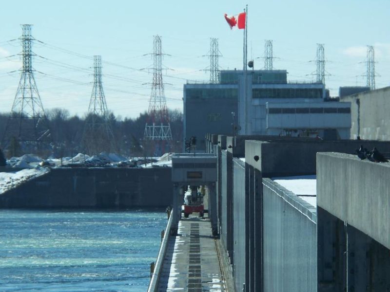 A photo of the RH Saunders power dam in Cornwall, ON.