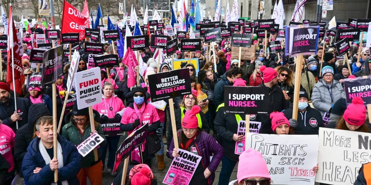 ONA members rally outside of the Sheraton Hotel in Toronto on Thursday, March 2.