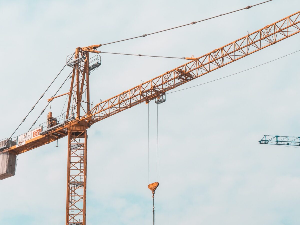 An image of a yellow crane.