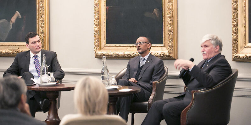 General Romeo Dallaire speaks with Rwandan President Paul Kagame at Young Presidents' Organization in Toronto, 2016.