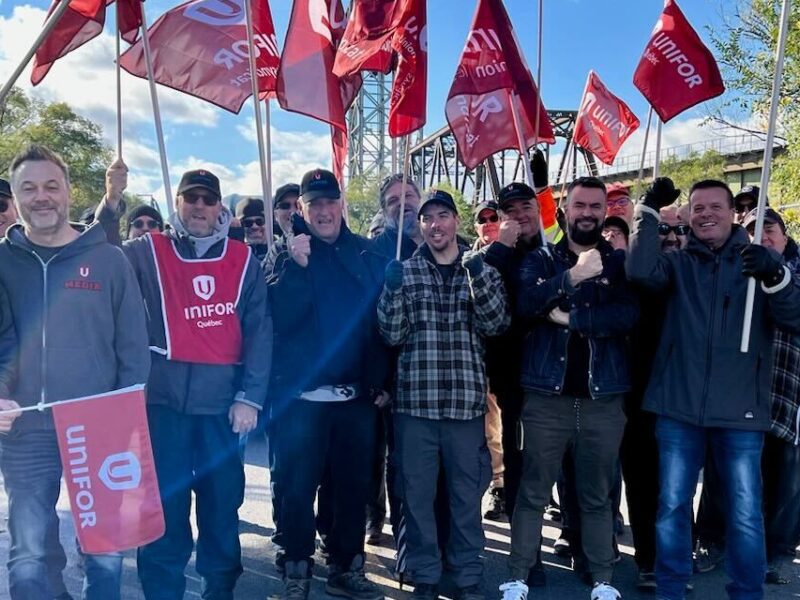 Unifor members at Montreal’s St. Lambert locks on the picket line.