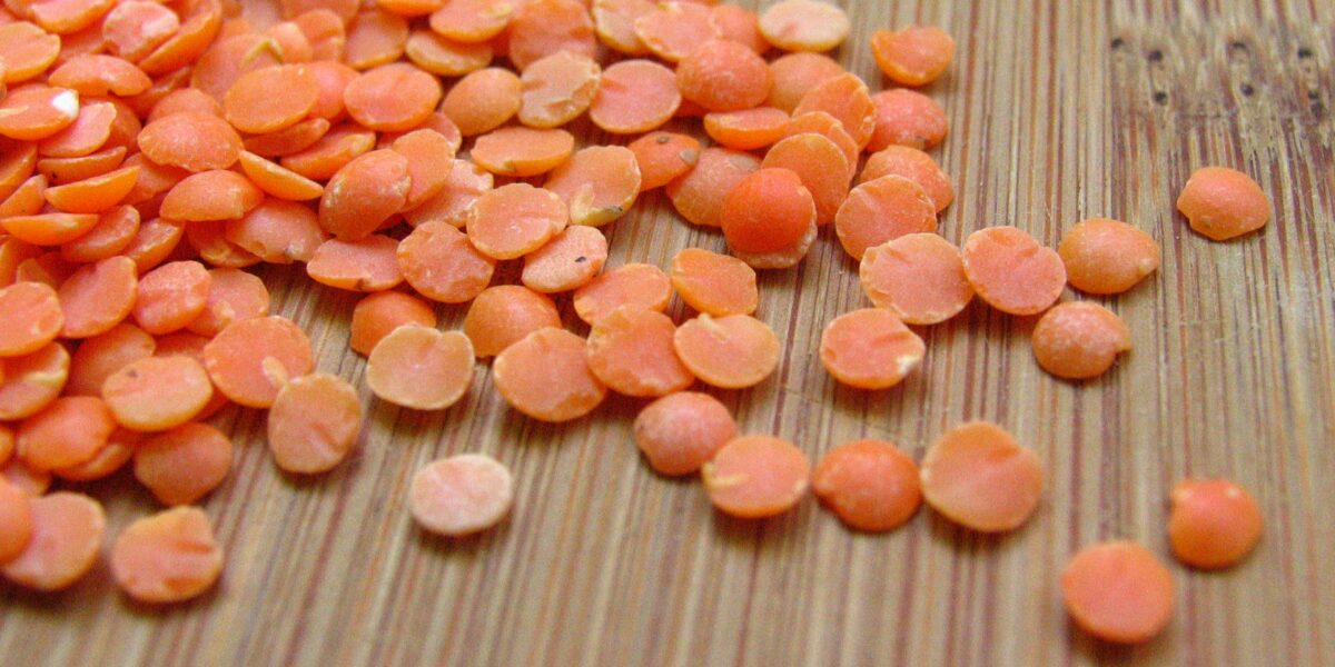 Dried red lentils.