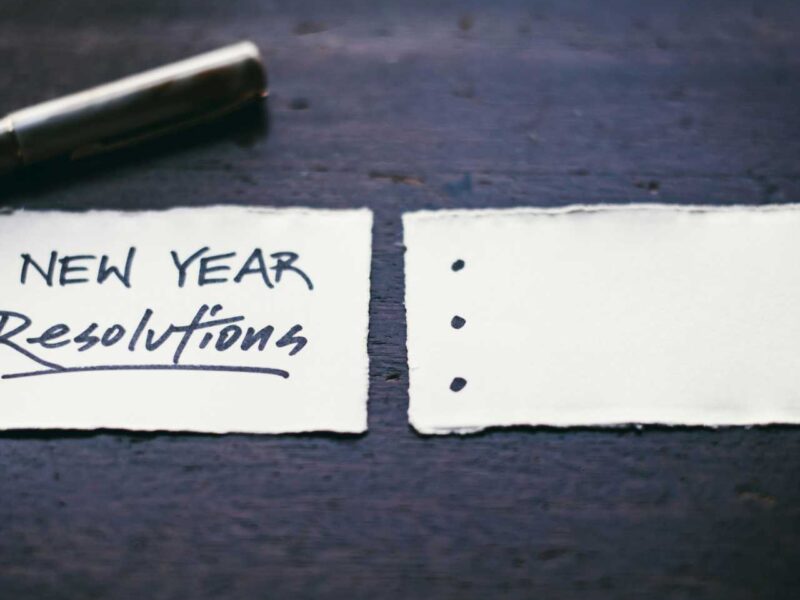 A note reading "New Year's Resolutions."