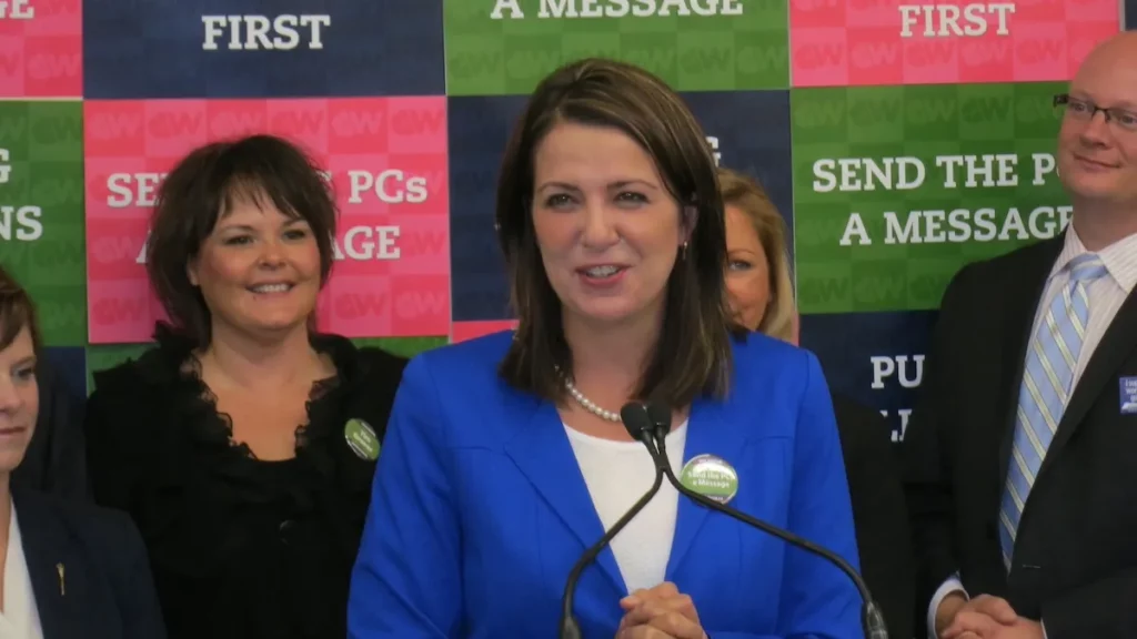 Danielle Smith, surrounded by her Wildrose Party supporters, in September 2014.